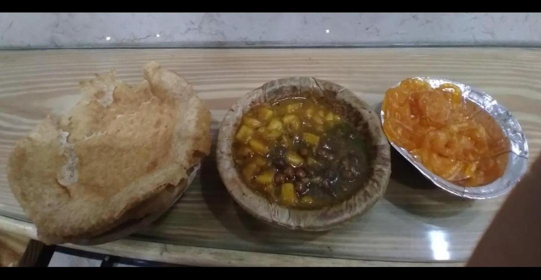 ורנאסי Madhuri Guest House מראה חיצוני תמונה